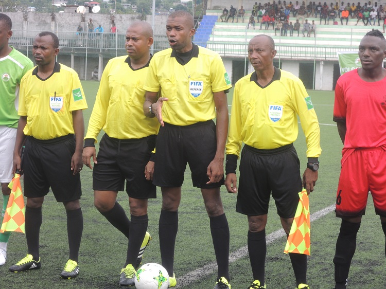 Football : Commission Nationale des Arbitres Jeune arbitre, relève de qualité et espoir de demain